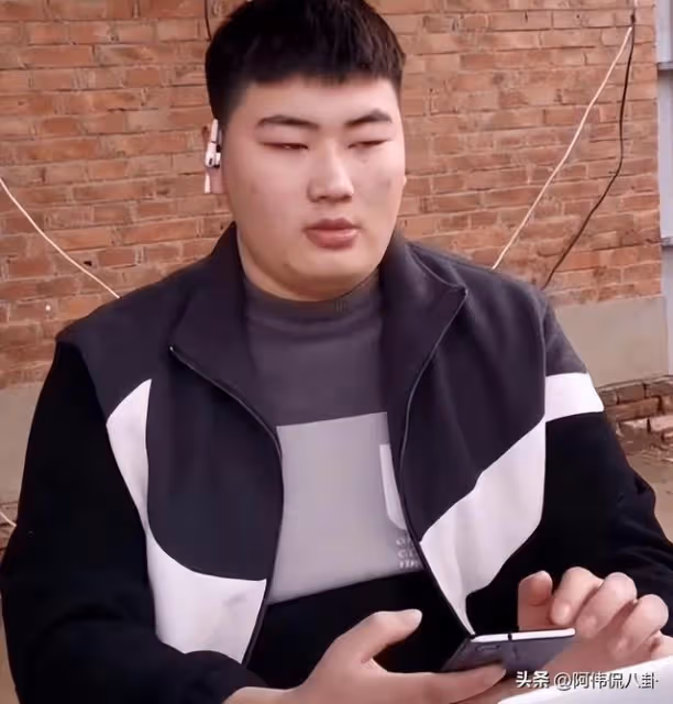 十位只會啃老的星二代,長得丑演技差,爹砸錢媽求人也捧不紅