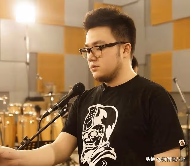 十位只會啃老的星二代,長得丑演技差,爹砸錢媽求人也捧不紅