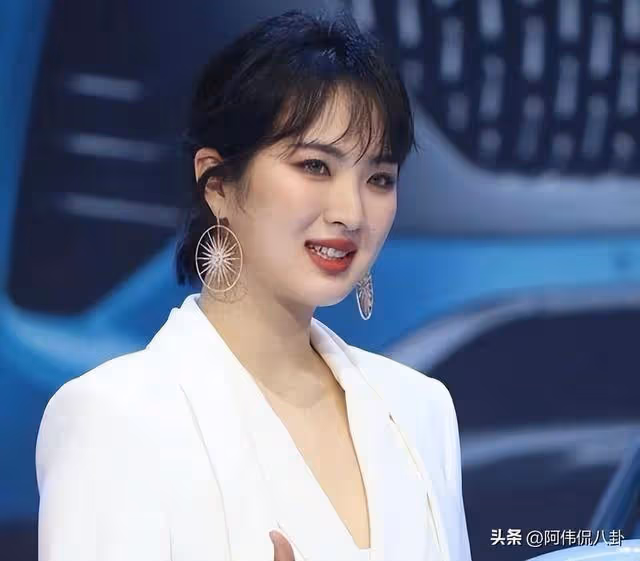 十位只會啃老的星二代,長得丑演技差,爹砸錢媽求人也捧不紅
