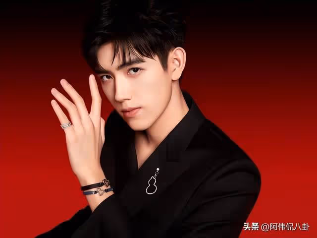 十位只會啃老的星二代,長得丑演技差,爹砸錢媽求人也捧不紅