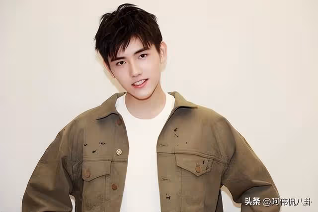 十位只會啃老的星二代,長得丑演技差,爹砸錢媽求人也捧不紅