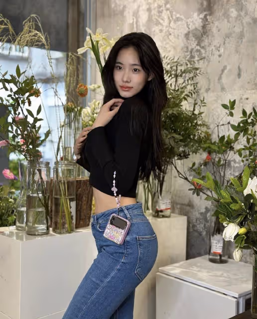 再接新代言!小S15歲二女兒再曬廣告大片,露小蠻腰氣質不輸林志玲