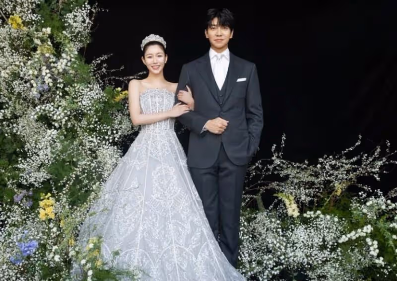 李昇基懶理爭議跪娶李多寅,世紀婚禮星光堪比頒獎禮