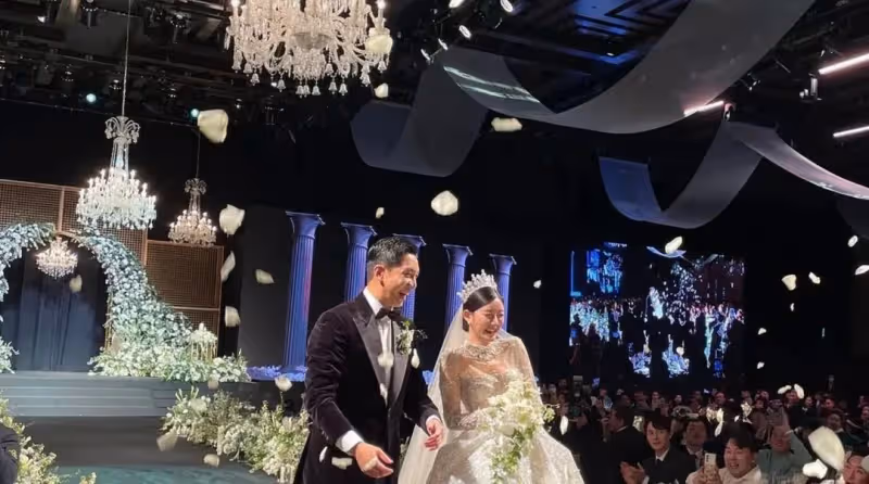 李昇基懶理爭議跪娶李多寅,世紀婚禮星光堪比頒獎禮