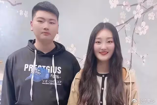 看了朱單偉和陳萌的幸福，才發現他和陳亞男婚姻失敗，不是偶然