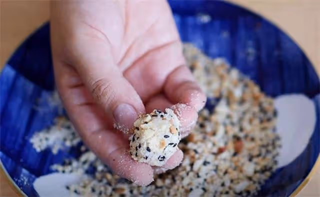 超適合春天的糯米小吃,1次分享3種做法,軟糯拉絲,涼了不硬