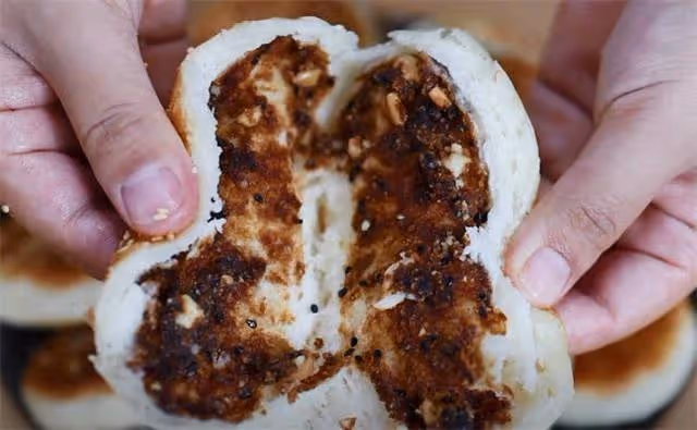 教你做不發麵餳面的牛舌酥餅,皮脆里酥又香軟,烙上1鍋只需5分鐘