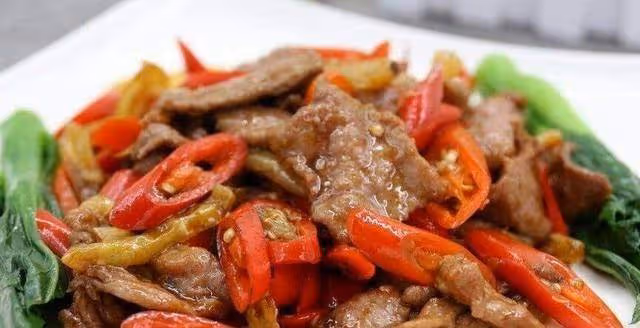 炒牛肉時這「2種」調料不可放,很多人做錯了,難怪牛肉不嫩!
