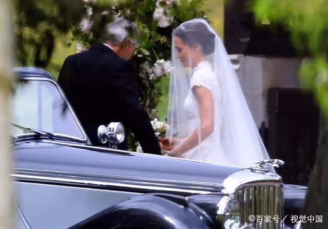 「老公,我弟弟結婚,媽讓咱們拿10萬」「太少了,咱們拿20萬吧」