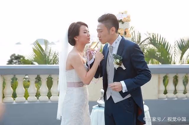 「彩禮一分沒拿,還白得10萬」「不拿20萬彩禮,我就不嫁」