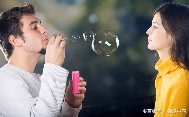「婆婆,我二胎生了兒子,說好的20萬呢?」「那只是鼓勵的話」