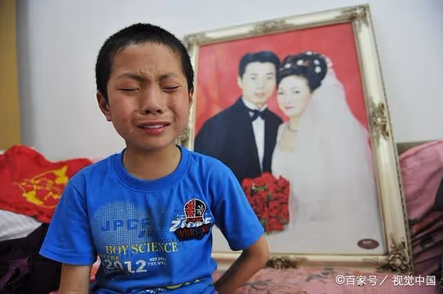 「媽媽,陪我長大,好不好?」「孩子,我要出去給你掙錢」