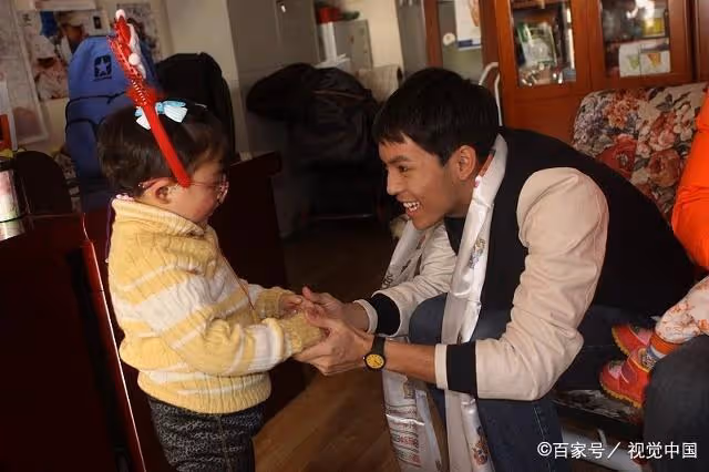 「媽媽,陪我長大,好不好?」「孩子,我要出去給你掙錢」