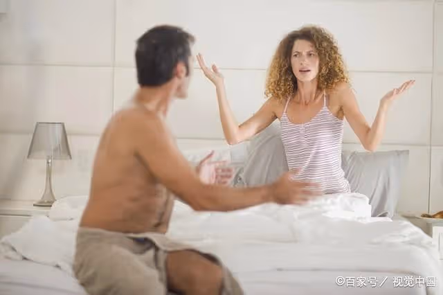 婆媳發生口角,一個男人維護婆婆,另一個維護媳婦,結果讓人意外