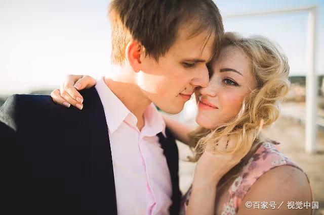 婆媳發生口角,一個男人維護婆婆,另一個維護媳婦,結果讓人意外