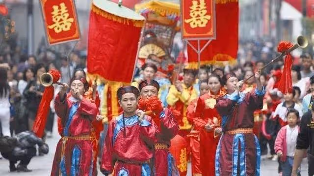 迎親當天新娘發難:不再拿5萬,我就不上車,新郎聽完轉身就走