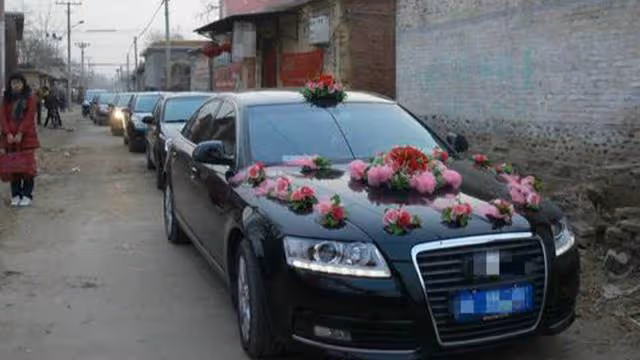 「十五萬彩禮你都拿了,再拿5千的下車錢怎麼了!」「我夠了」