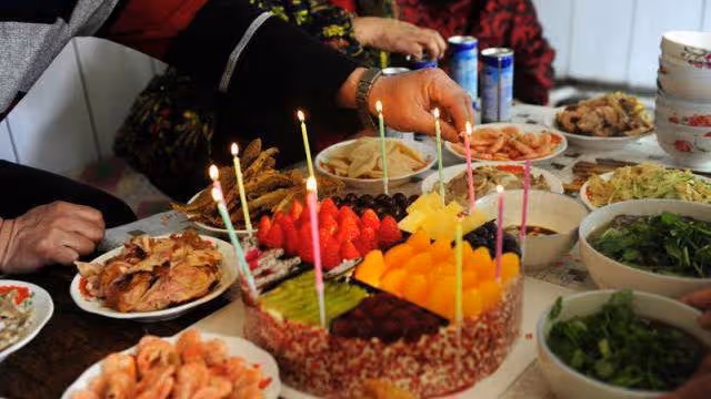 母親生日回家祝賀,席間5歲侄子說了一句話,聽完我扭頭就走