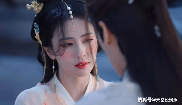 《長月燼明》結春蠶的姻緣，不過是場誤會，澹臺燼根本沒碰葉夕霧
