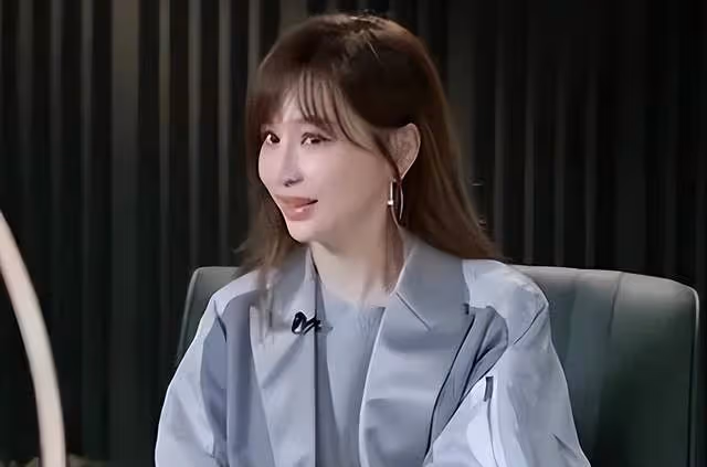 賈靜雯《浪姐4》排名墊底後,王心凌立馬發微信提建議,原因超搞笑