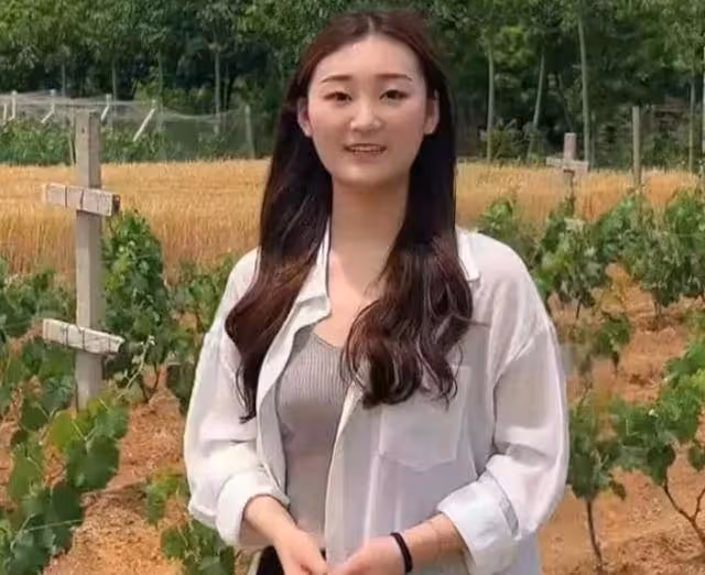 陳亞男服裝店生意火爆,母親趙麗趕來助陣,不靠朱家照樣風生水起