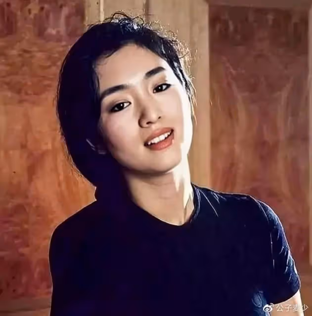 「毀掉」前妻肖華的,不僅是她對張藝謀的執念,還有鞏俐猛烈的愛