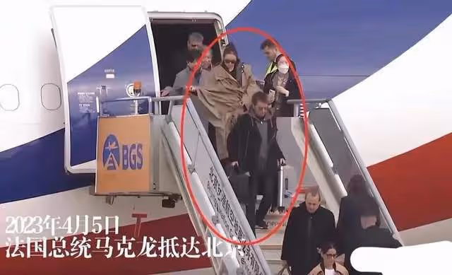 用中文與法國總統對話,開口說我是中國演員,新加坡人鞏俐的固執