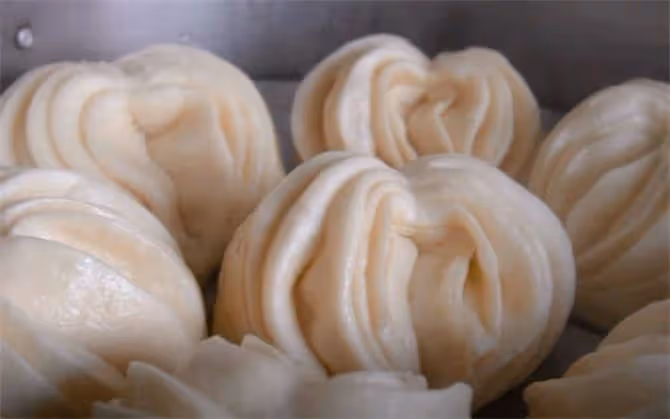 蒸花捲,記住面水比例很重要,技巧告訴你,白亮鬆軟方法簡單實用