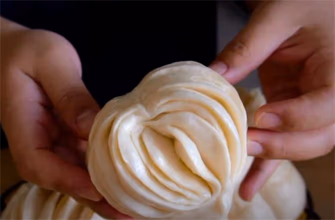 蒸花捲,記住面水比例很重要,技巧告訴你,白亮鬆軟方法簡單實用