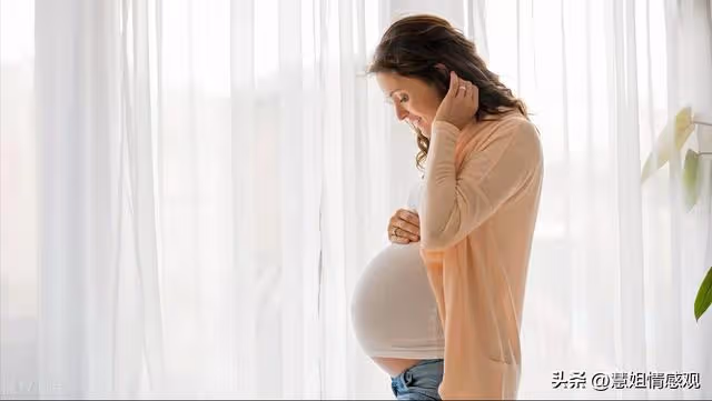 我生孩子時婆婆身體不好,大姑姐伺候我坐月子,如今我這樣回報她
