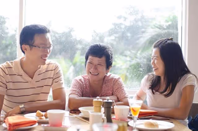 老公：我媽都是為了我們好，你就別鬧騰了；妻子：不鬧騰，離婚吧