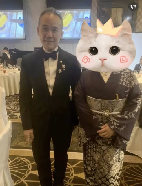 王石田朴珺參加日本首相酒宴!夫婦倆跟穿和服的日本人合影滿帶微笑引爭議