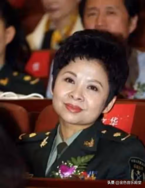 董文華到底犯了什麼事 ?差點造成她的身敗名裂