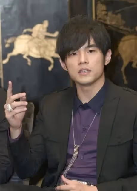 隨著張繼科事件的深入,周杰倫被爆出兩小時輸光一個億。