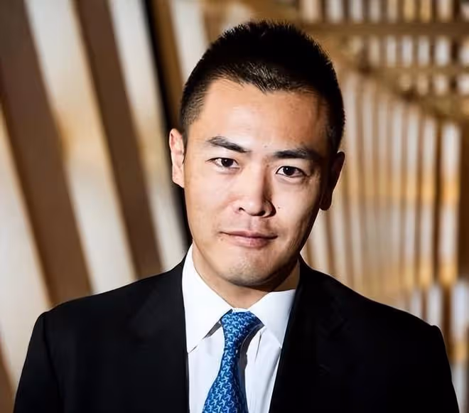 7歲有上億豪宅,10歲創業,劉鑾雄的女兒劉秀樺比劉秀盈幸福太多