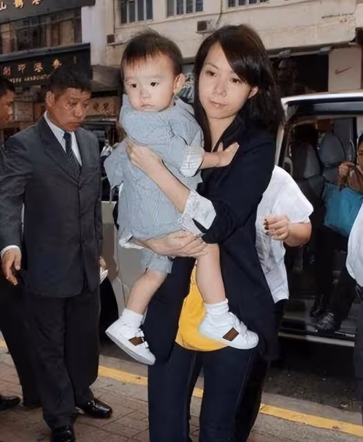 7歲有上億豪宅,10歲創業,劉鑾雄的女兒劉秀樺比劉秀盈幸福太多