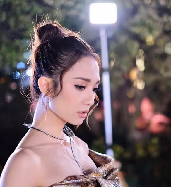 不放棄!TVB前知名女星為歌手夢延遲置業和生子,結婚6年仍未生育
