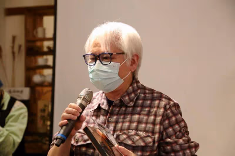 66歲李坤城突傳病逝,臨終前許小40歲女友名分,千萬遺產都歸她