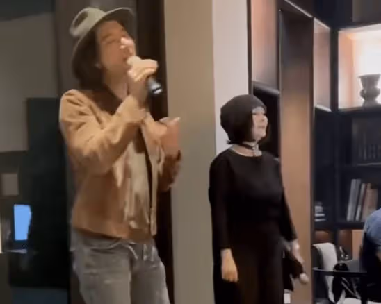 王力宏等眾星聚會，林心如聽霍建華唱歌時憋笑，夫妻合體破婚變傳聞_視頻_失業_事業