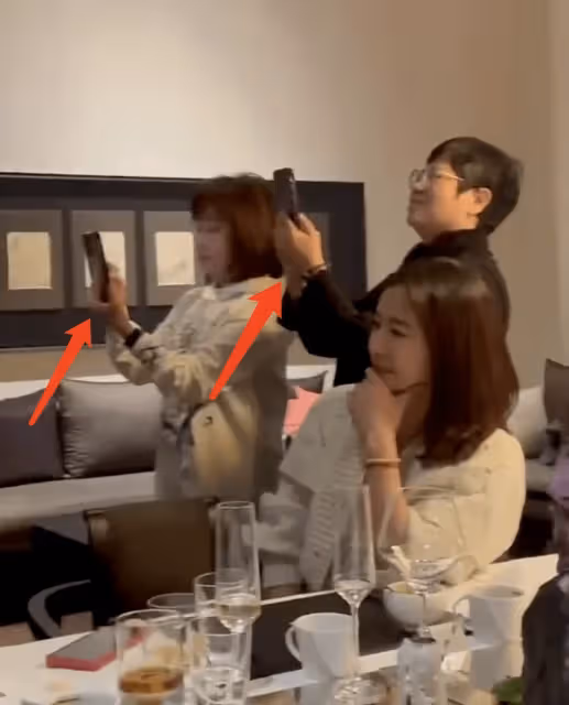 王力宏等眾星聚會，林心如聽霍建華唱歌時憋笑，夫妻合體破婚變傳聞_視頻_失業_事業