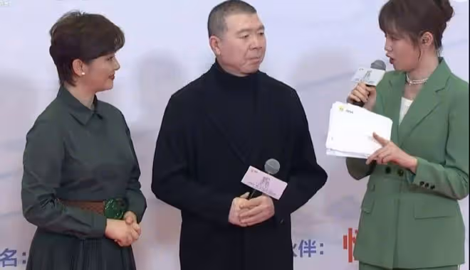 電影盛典紅毯:周冬雨性感,鄧超臉腫,寶強胖了,林允透視裝驚艷