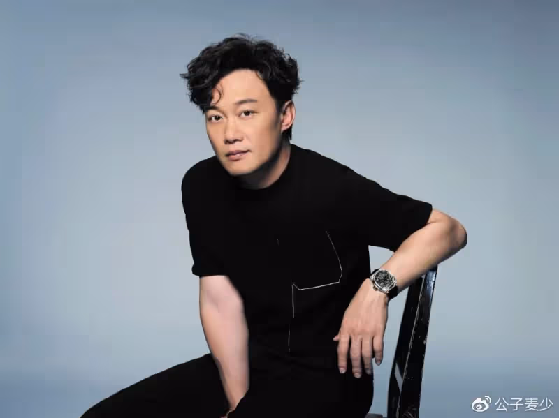 陳奕迅深圳坐地鐵無人識,被嘲已過氣?這是2023年最大的笑話
