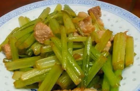 愛吃芹菜的人，健康不會遠離你，芹菜有1大禁忌，早知早受益