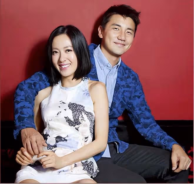 TVB已婚花旦曬與緋聞對象親密挽手照，被網友痛批！老公霸氣維護