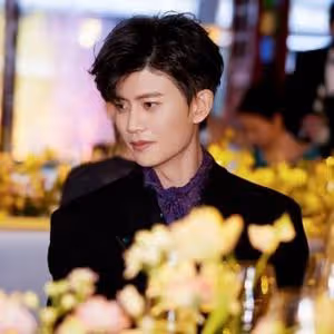 任嘉倫成都活動後續,一天六套衣服什麼情況