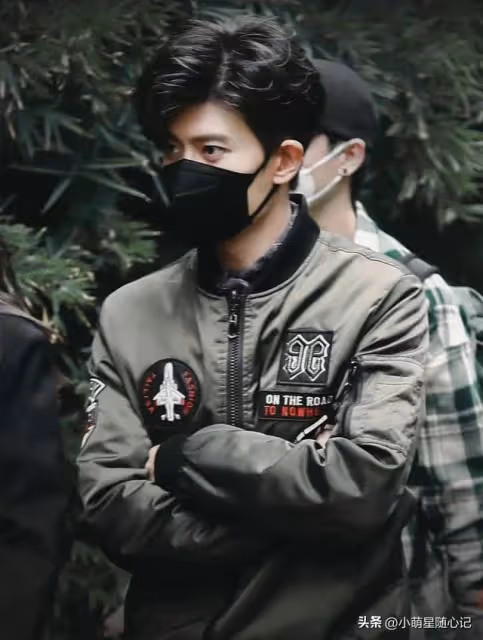 任嘉倫成都活動後續,一天六套衣服什麼情況