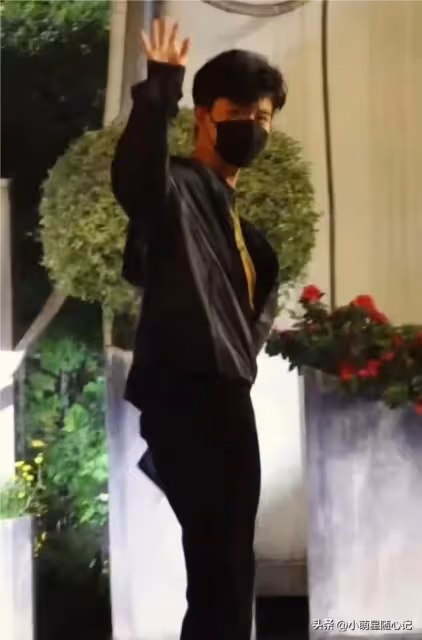 任嘉倫成都活動後續,一天六套衣服什麼情況