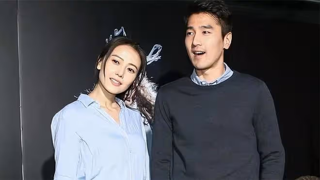 趙又廷高圓圓被曝開放式婚姻,夫妻倆十指緊扣逛街似熱戀粉碎謠言