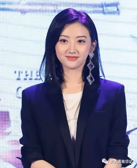 敲詐女星景甜的「s先生」到底是誰？景甜3年前就淪為受害者？