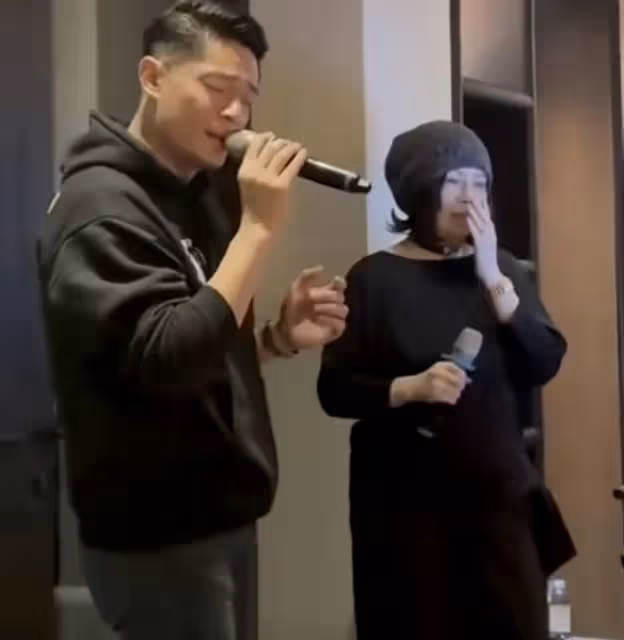 林心如霍建華王力宏聚會,霍建華深情獻唱,林心如化身小迷妹